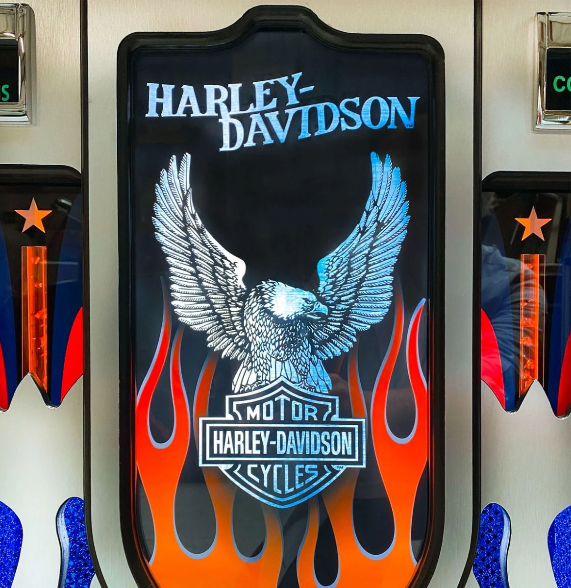 Harley Davidson Harley-Davidson Black Flames Brushed Aluminum Edition CD And Bluetooth Jukebox 11 Harley Davidson Harley-Davidson Black Flames Brushed Aluminum Edition CD And Bluetooth Jukebox - Image 9