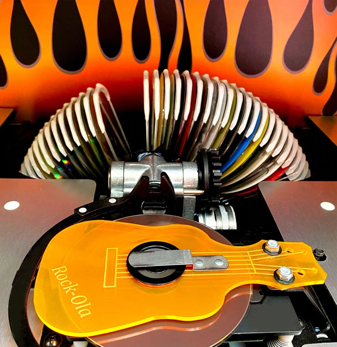 Harley Davidson Harley-Davidson Black Flames Brushed Aluminum Edition CD And Bluetooth Jukebox 16 Harley Davidson Harley-Davidson Black Flames Brushed Aluminum Edition CD And Bluetooth Jukebox - Image 14